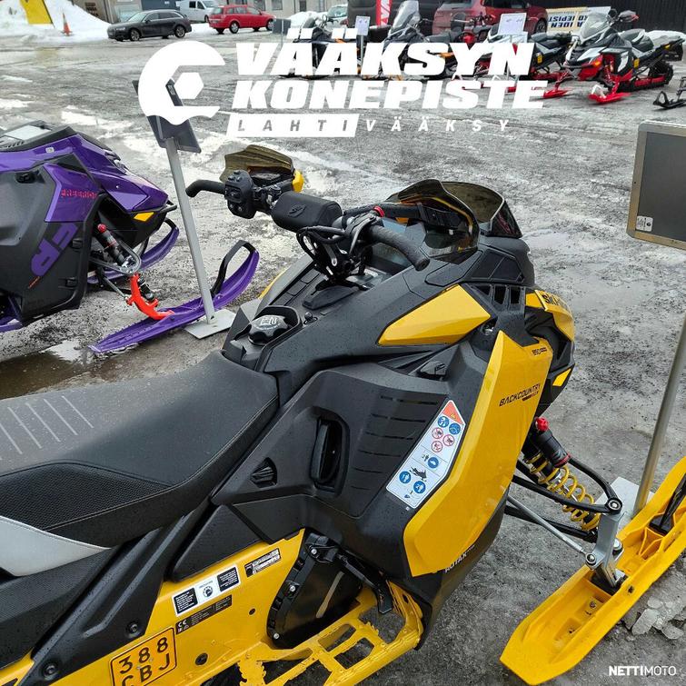 Ski-Doo Backcountry X-RS 850 E-TEC Turbo R with WIS
