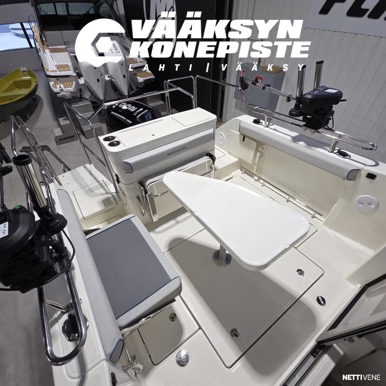 Quicksilver Captur 705 Pilothouse + Mercury F200 XL EFI DTS V6