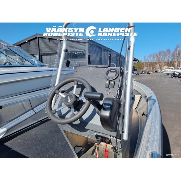 Buster S1 + Yamaha F25