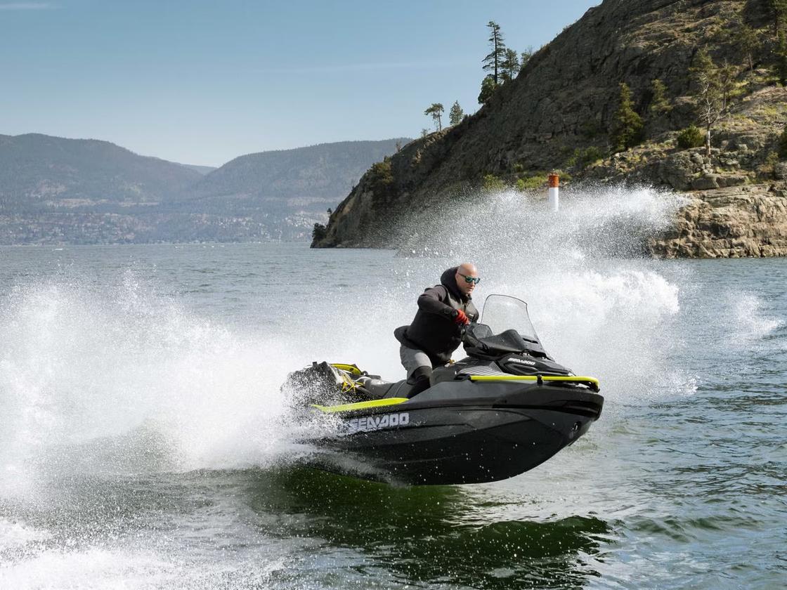 Matkajetti Sea-Doo Explorer