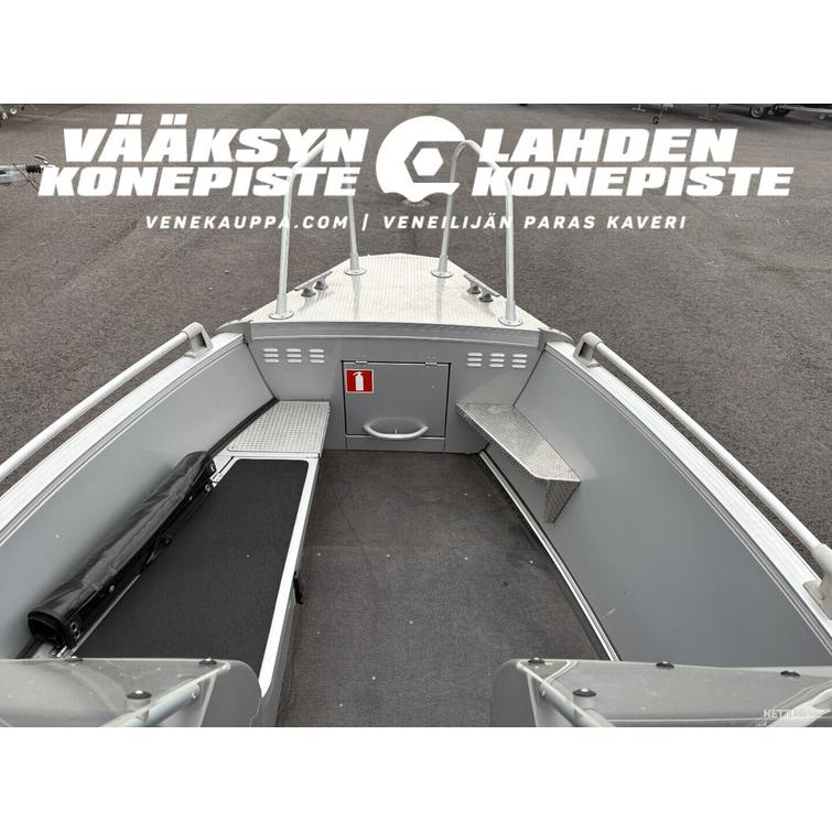 Buster XL + Evinrude 90