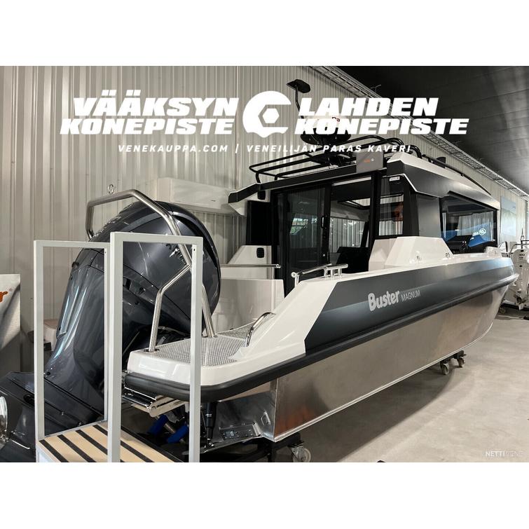 Buster Magnum Cabin + Yamaha F300 XSB