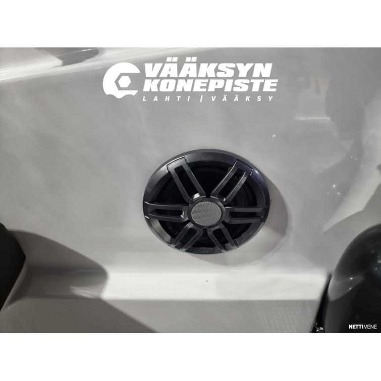 Falcon BR 6 + Mercury F115