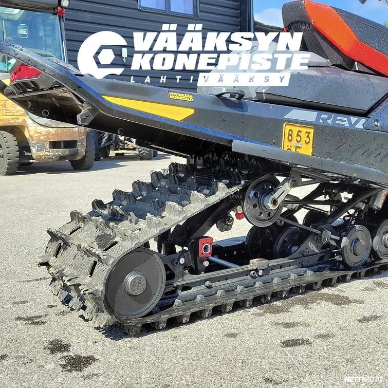 Ski-Doo Renegade XRS 850 E-TEC