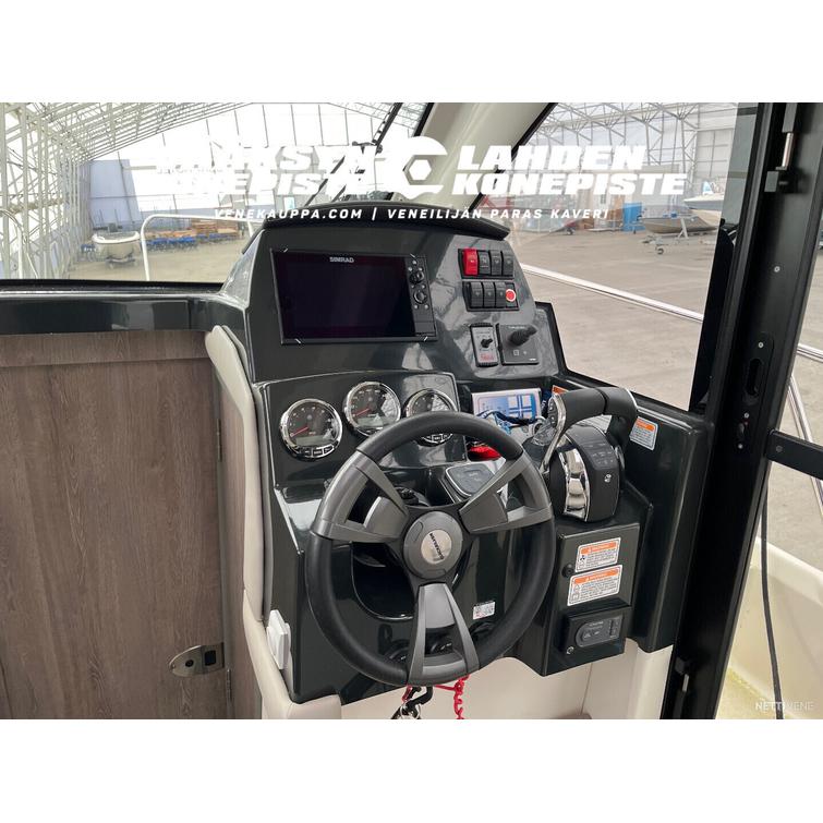Quicksilver Activ 905 weekend + Mercury F200 XL EFI DTS