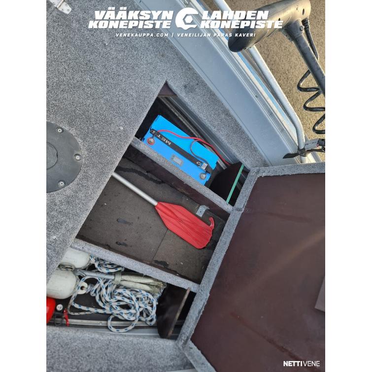 Buster M + Yamaha F40