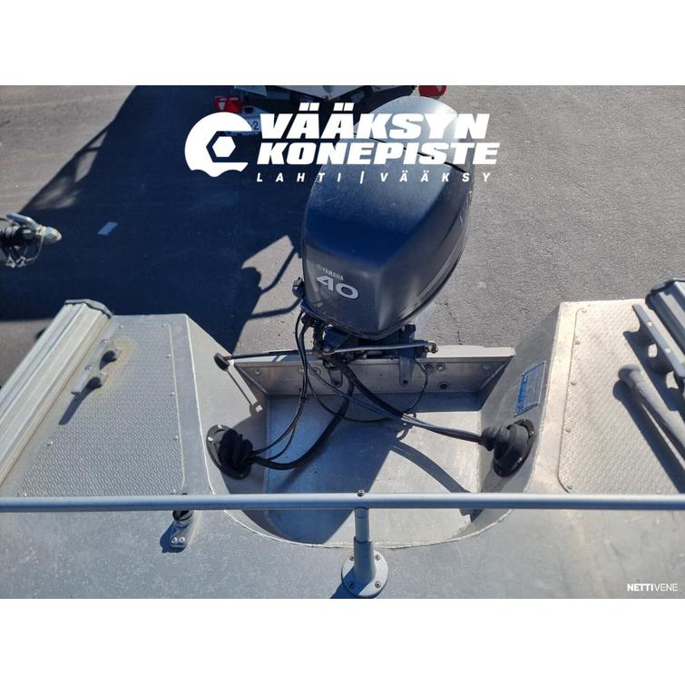 Buster S + Yamaha F40