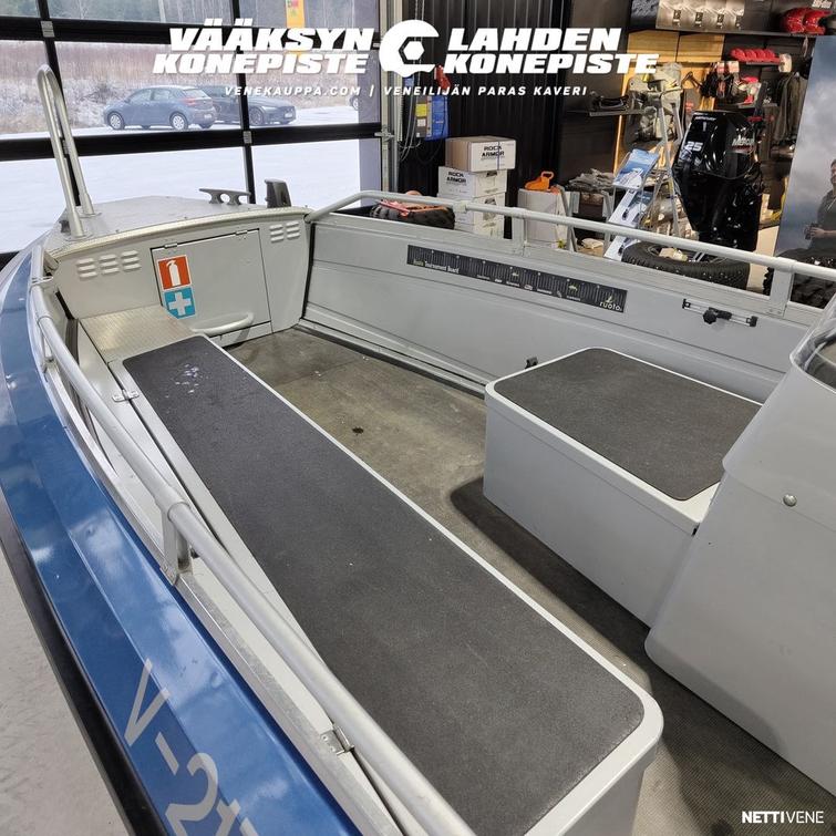 Buster M + Yamaha F40 BET