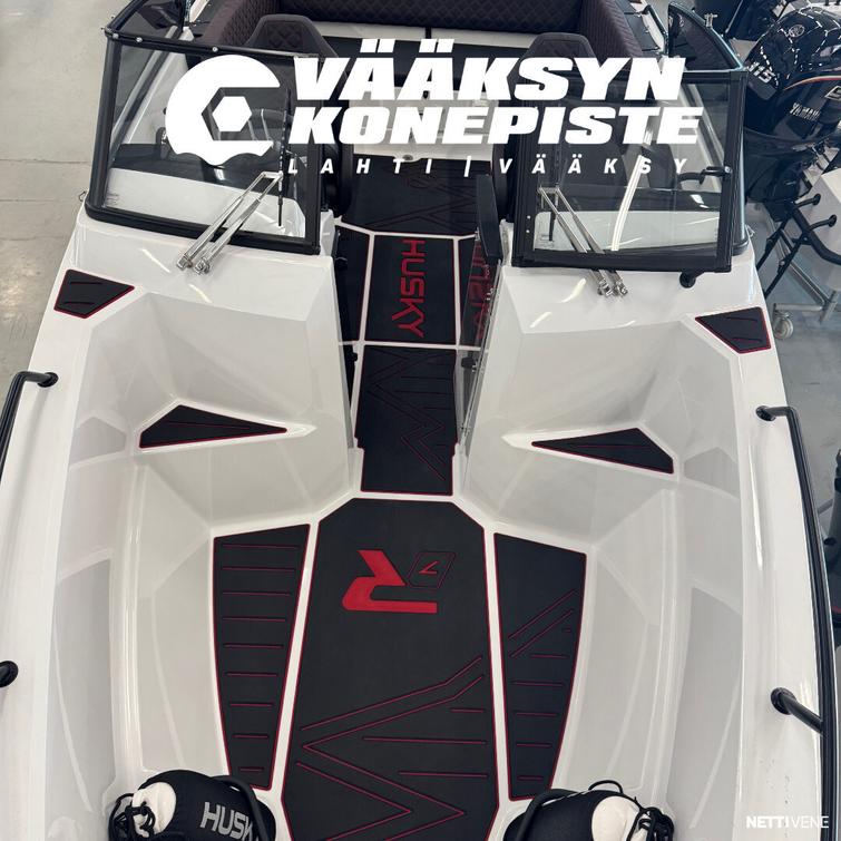 Finnmaster Husky R7 + Mercury F200 XL DS V6