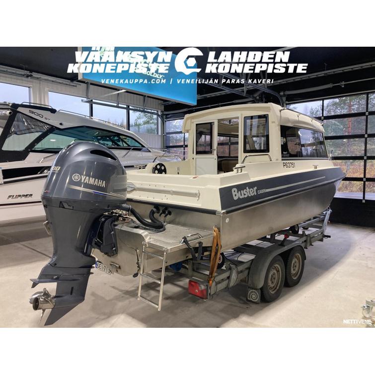 Buster Cabin  + Yamaha F200