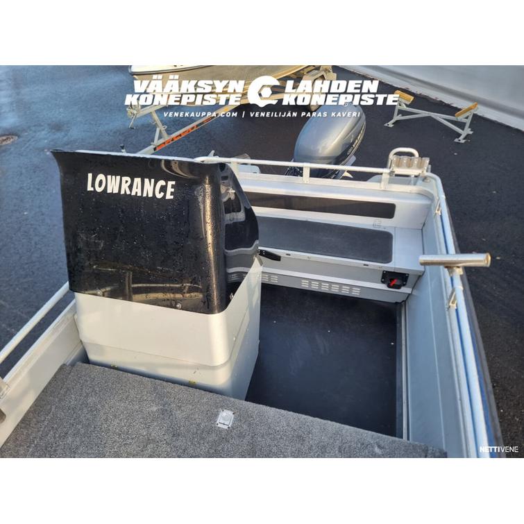 Buster M + Yamaha F40