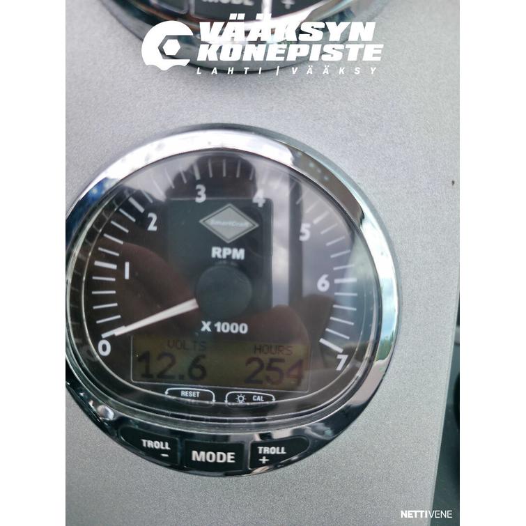 Flipper 670 ST + Mercury F150