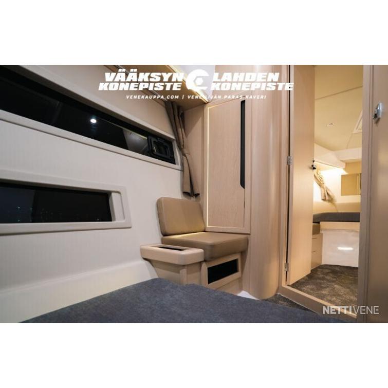 Aquador 400 HT + Mercury Diesel 270 HP V6
