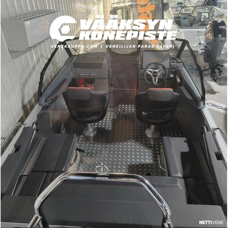 Buster XXL V-MAX + Yamaha V MAX VF150XB