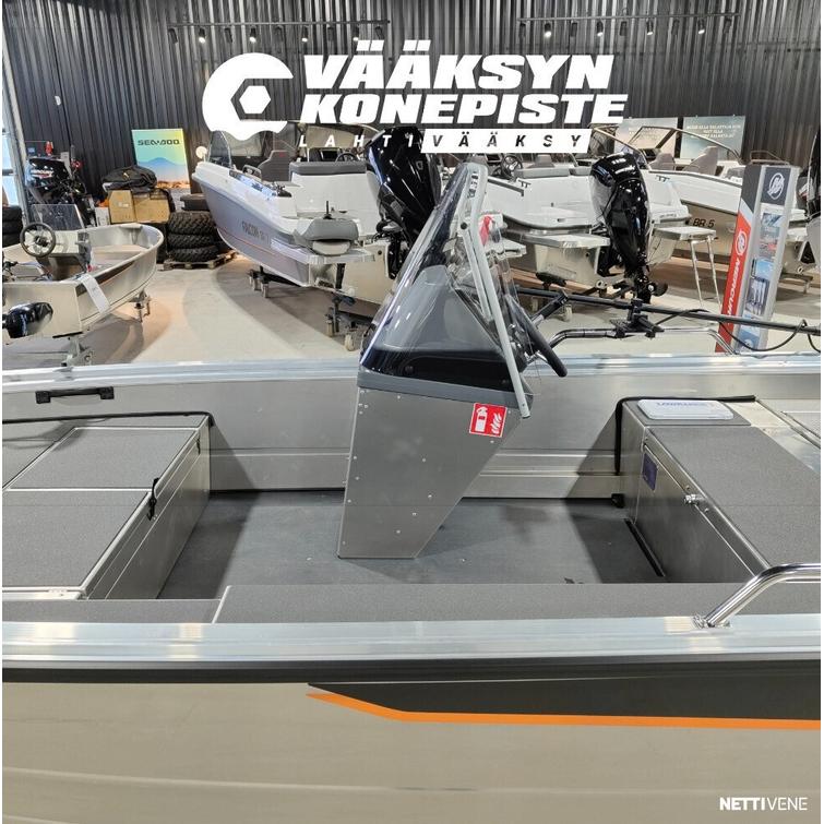 Buster M1 Fishing Ed + Yamaha F40 FELT