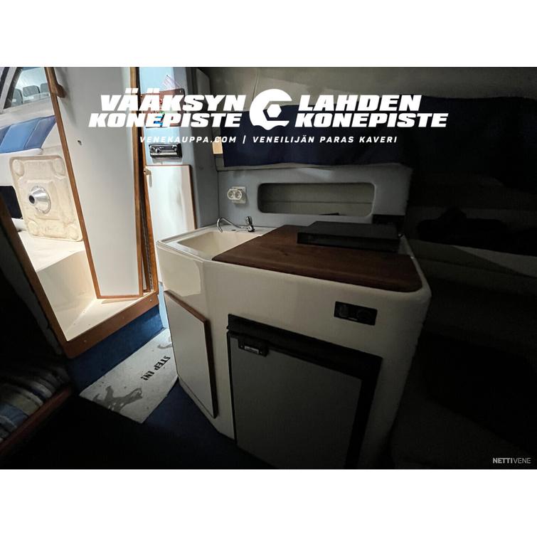 Sea Ray 220 DA + MerCruiser 5.0 MPI