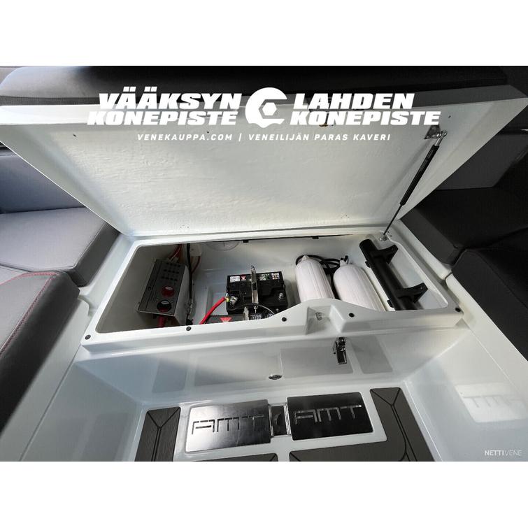 AMT 210 DC + Yamaha F150 XB