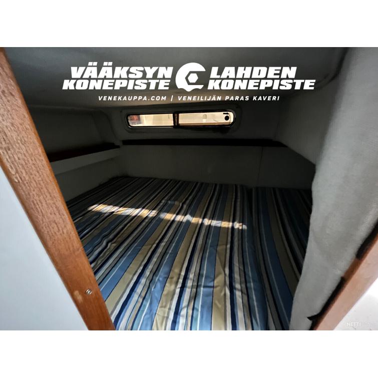 Sea Ray 220 DA + MerCruiser 5.0 MPI