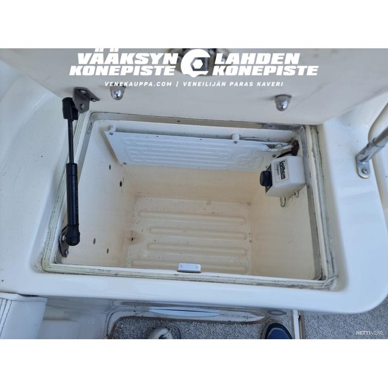 Sea Ray 240 Sun Sport + MerCruiser 5.0 MPI