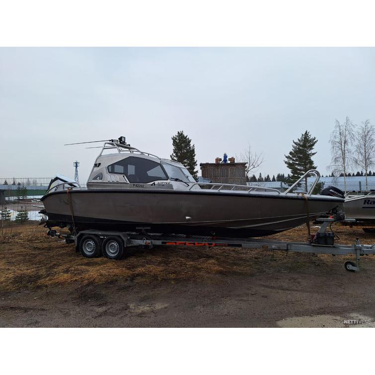 Anytec 747 c + Evinrude 250 e-TEC