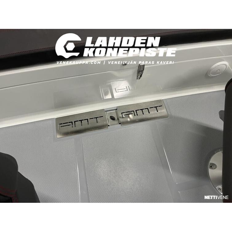 AMT 165 BR + Yamaha F50