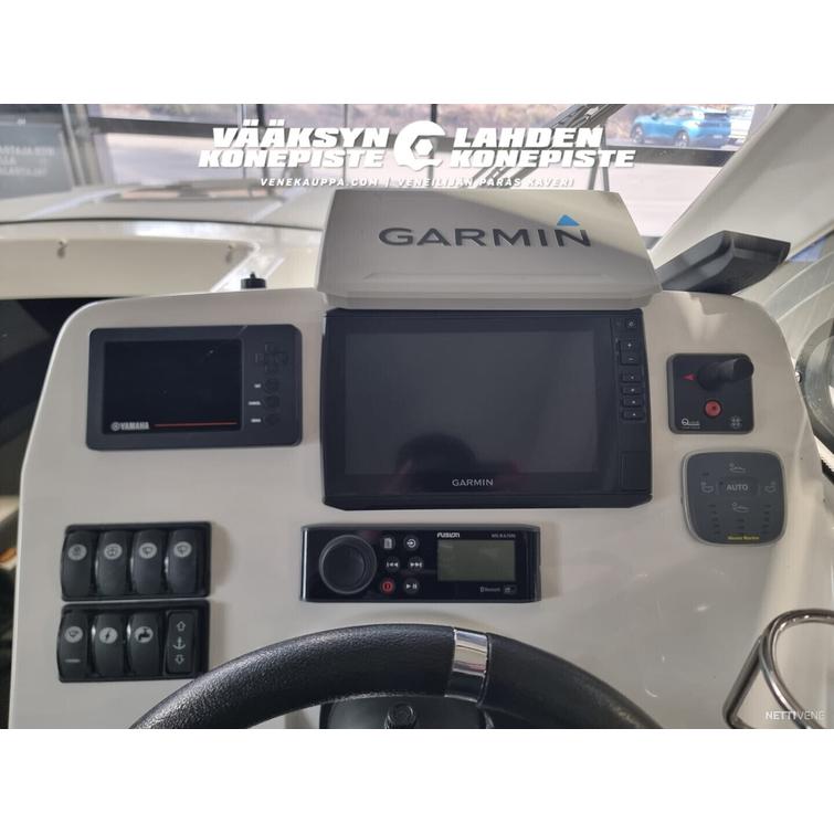 Beneteau Antares 8 + Yamaha F225