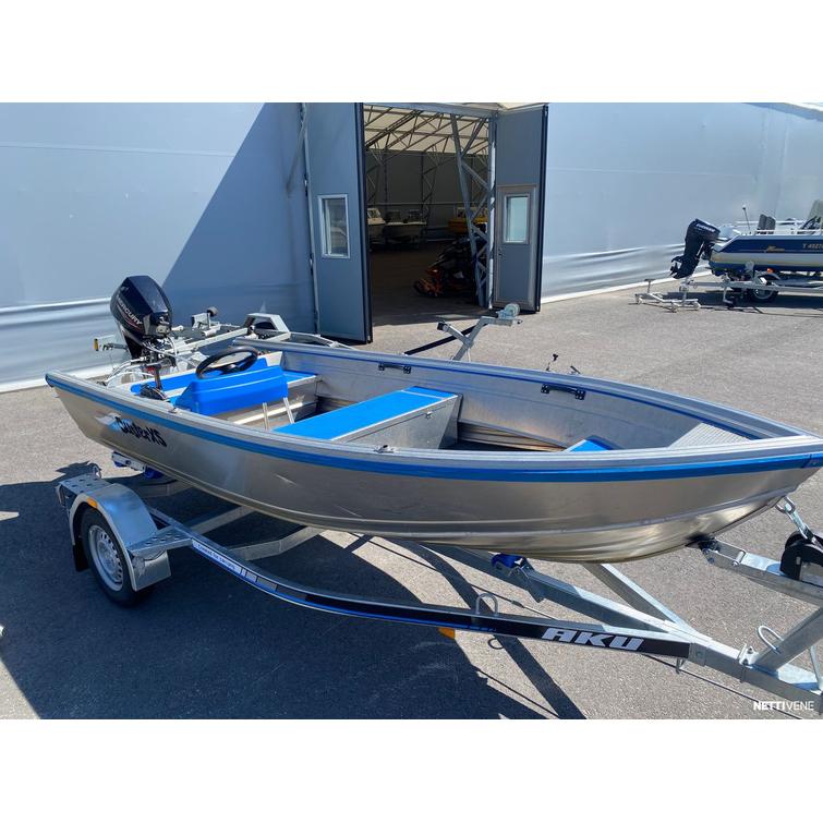 Buster XSR + Mercury F20