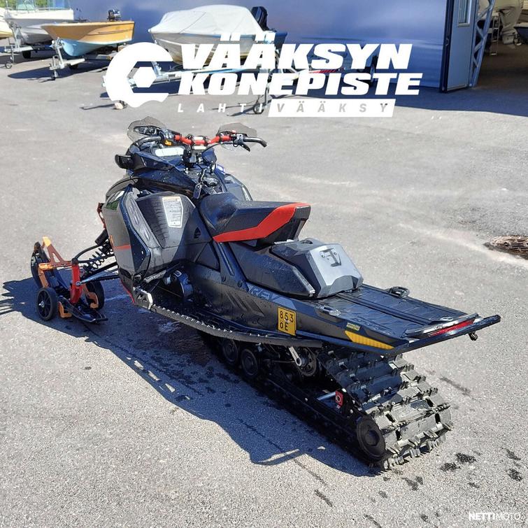 Ski-Doo Renegade XRS 850 E-TEC