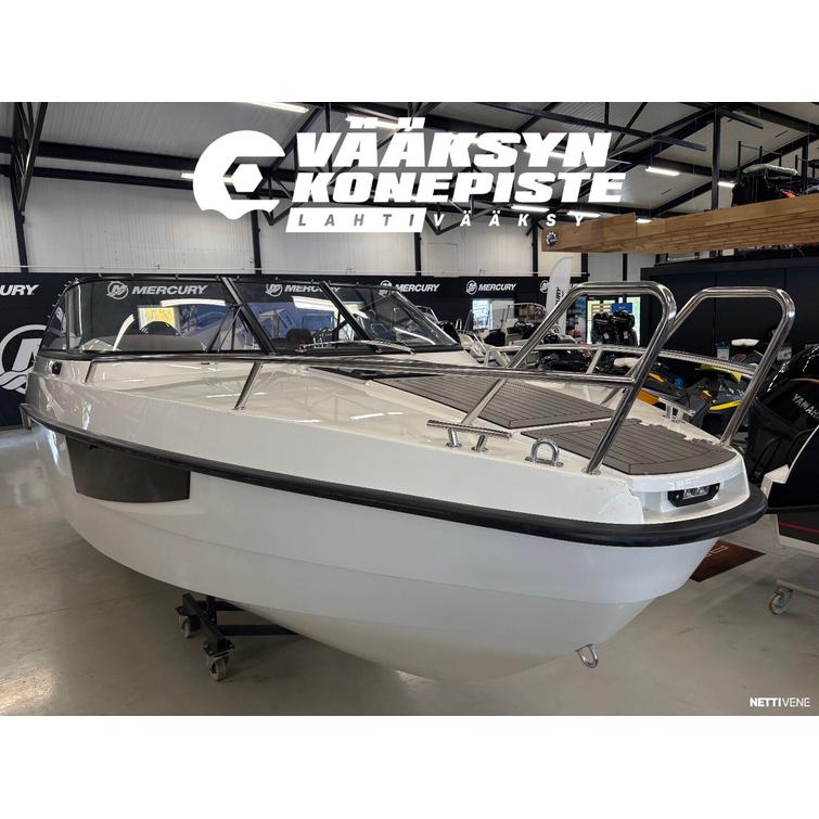 AMT 210 DC + Yamaha F150XB