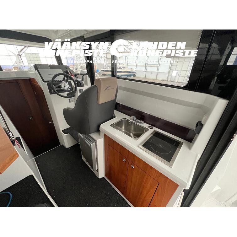 Finnmaster Pilot 8 + Yamaha F200