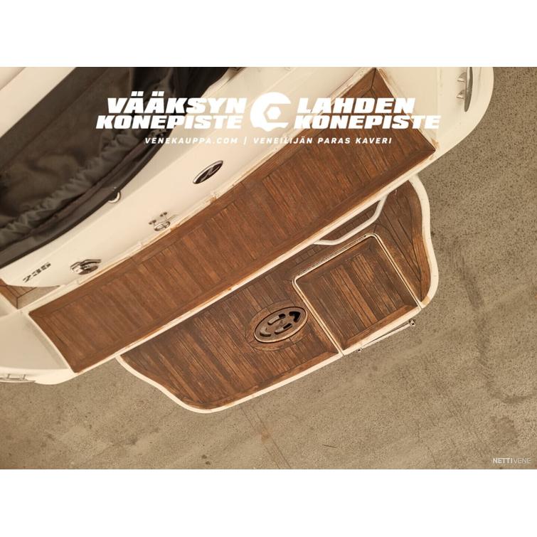 Sea Ray 235 Weekender + MerCruiser 4.3