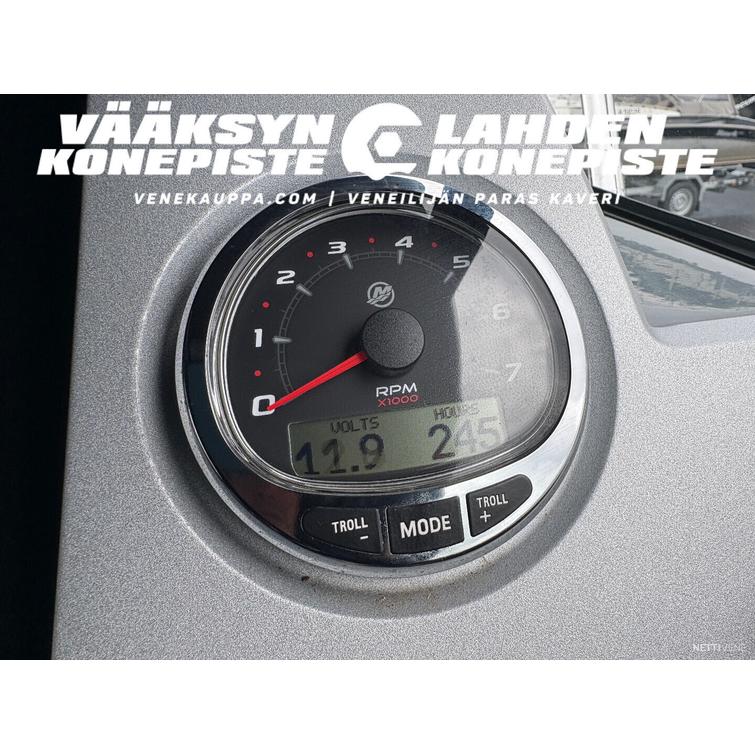 Flipper 670 DC + Mercury 300V8 PRO XS DTS