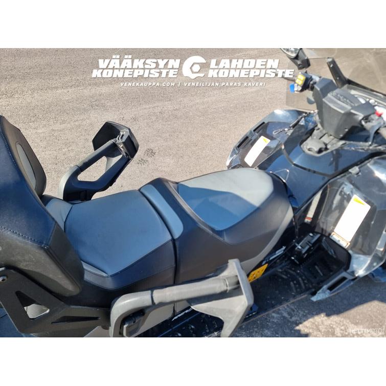 Ski-Doo Grand Touring