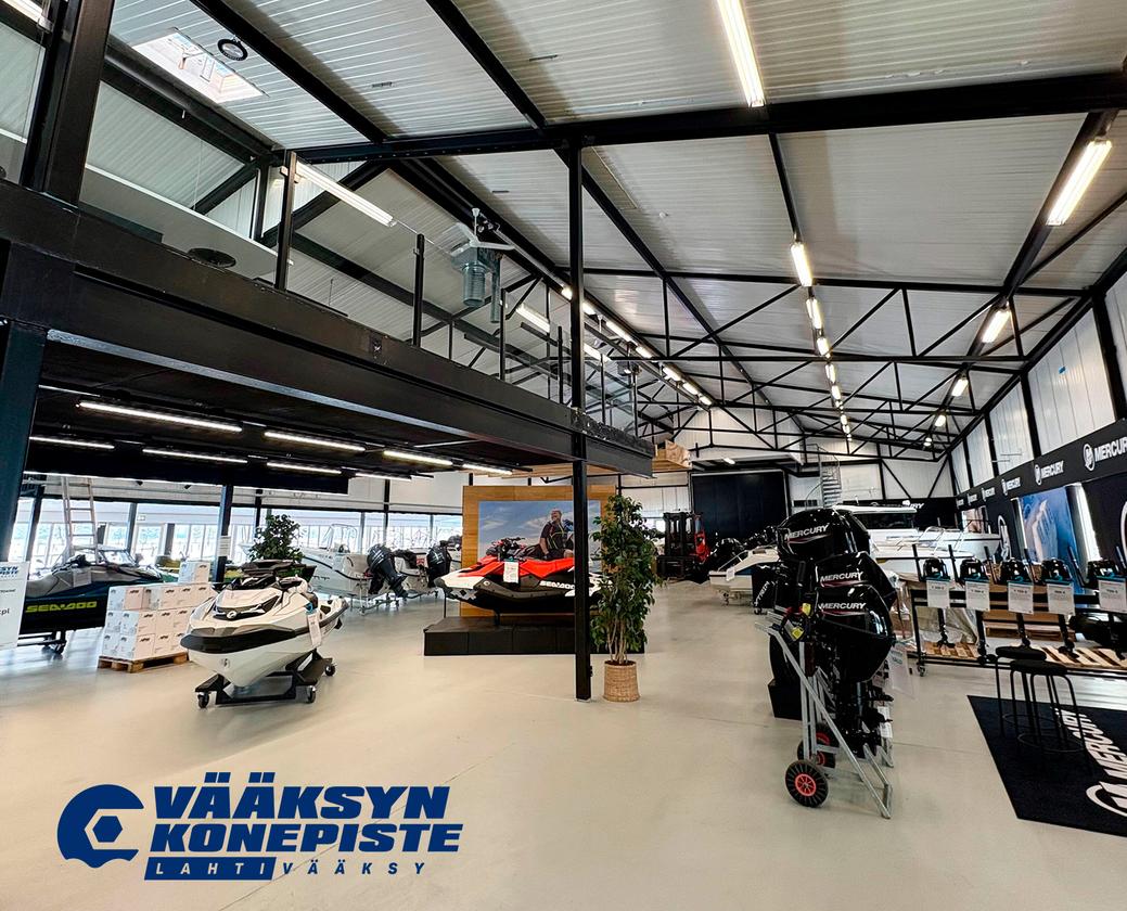 V&auml;&auml;ksyn Konepiste Lahti Niemen satamassa, sis&auml;kuva myym&auml;l&auml;st&auml;