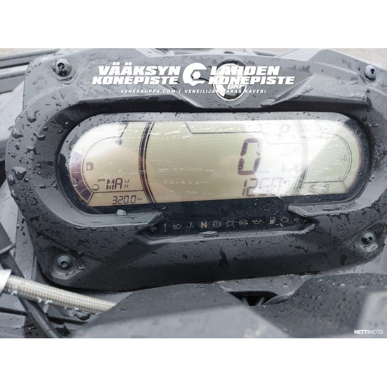 Can-Am Outlander Max (T3B) 80km/h traktori aj. vain 320km