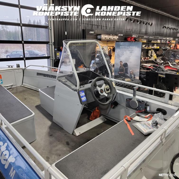 Buster M + Yamaha F40 BET