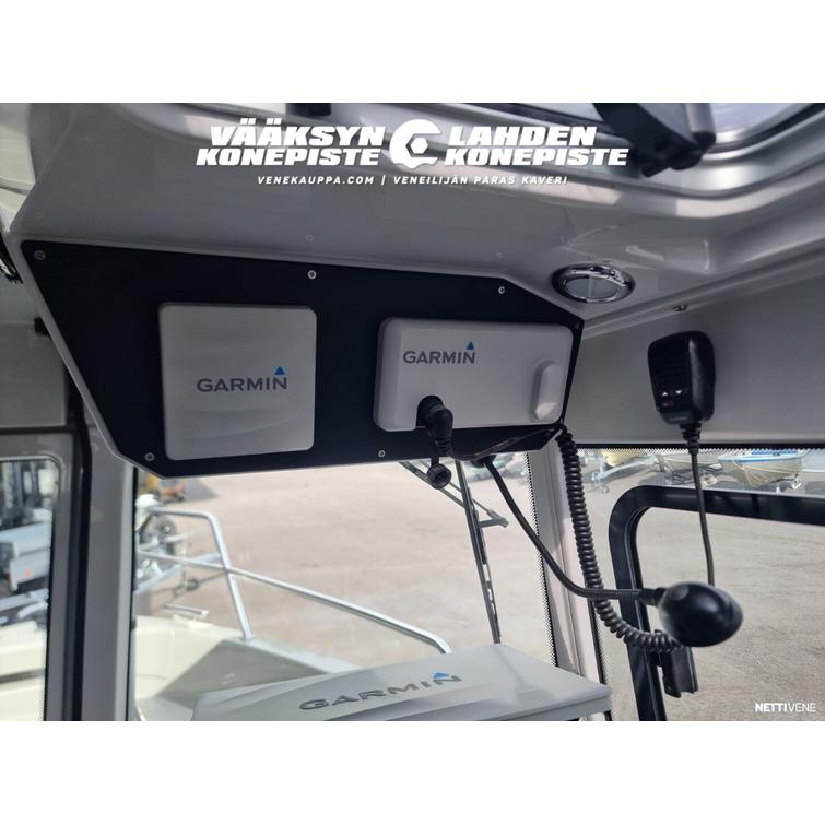 North Silver Eagle Cabin 655 + Yamaha F200