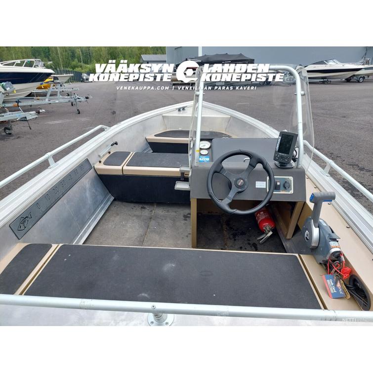Buster S + Evinrude 25 DPL