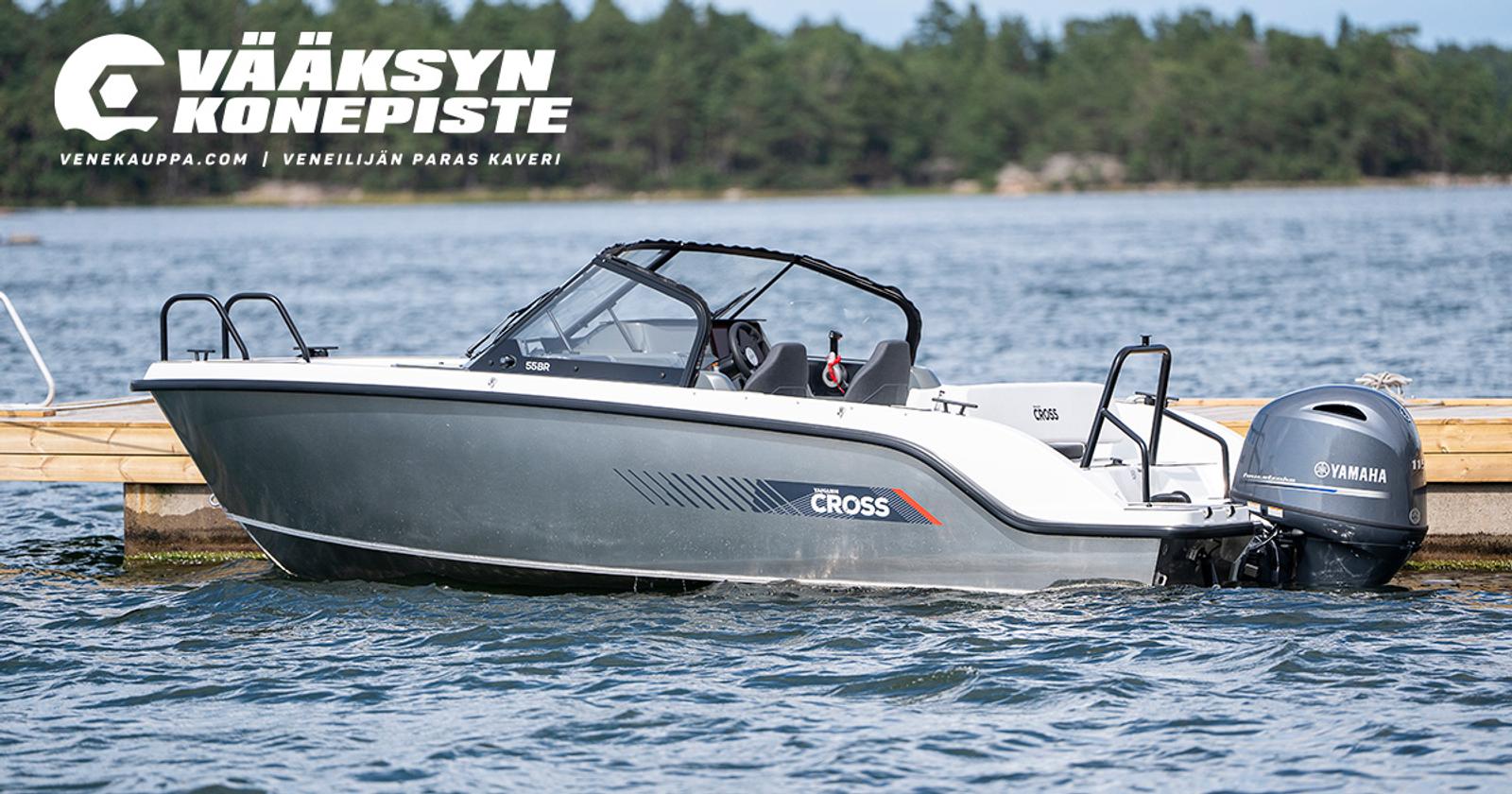 Uusi Yamarin Cross 55 BR moottorivene laiturissa