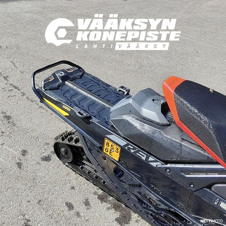 Ski-Doo Renegade XRS 850 E-TEC