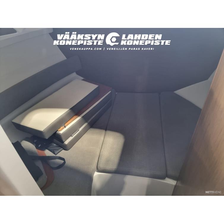 Beneteau Antares 8 + Yamaha F225