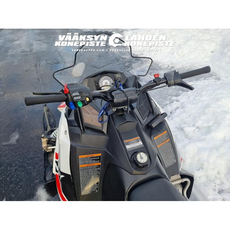 Polaris Indy CB6G 600cc