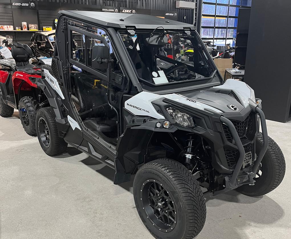 Can-Am Maverick Trail Base 700 -hyttim&ouml;nkij&auml;