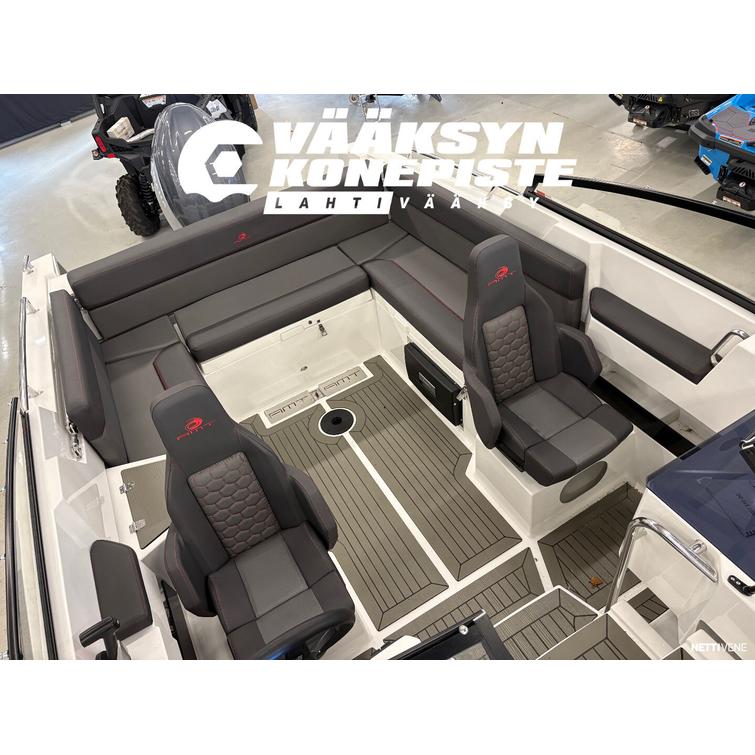 AMT 210 DC + Yamaha F150XB