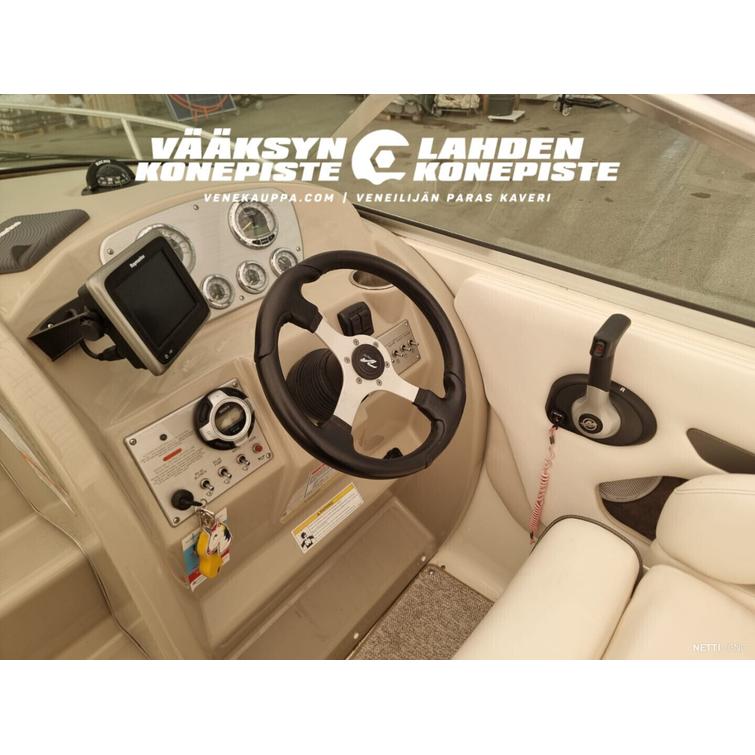 Sea Ray 235 Weekender + MerCruiser 4.3