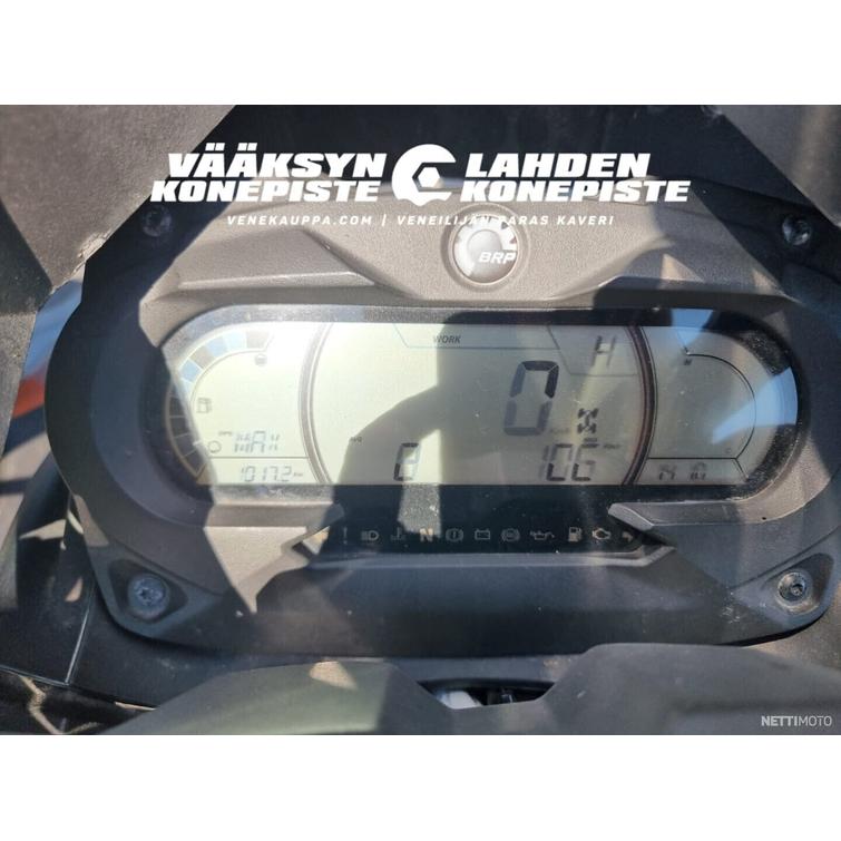 Can-Am Outlander Max + TELASARJA