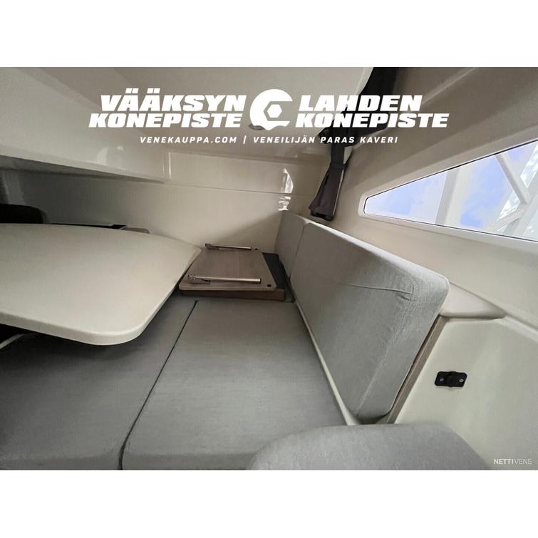Quicksilver Activ 905 weekend + Mercury F200 XL EFI DTS
