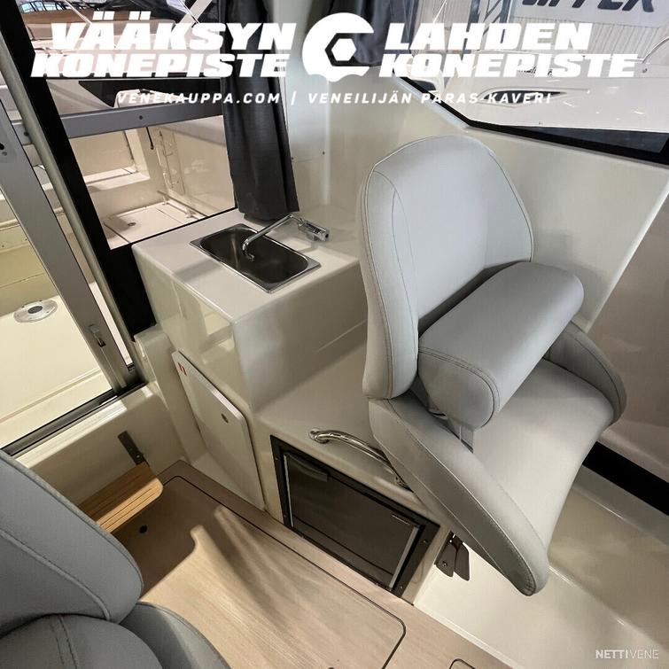 Quicksilver Captur 705 Pilothouse + Mercury F150 XL
