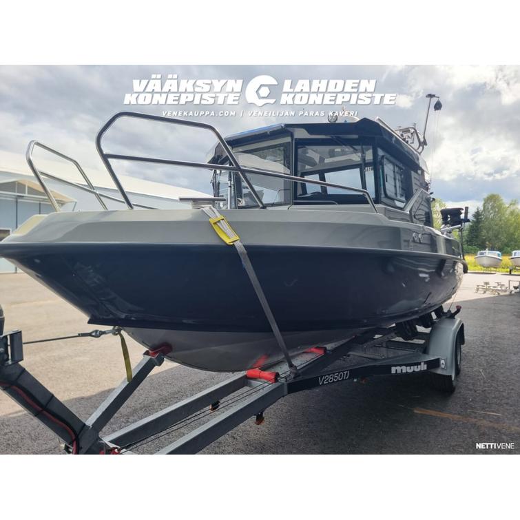 North Silver Eagle Cabin 655 + Yamaha F200