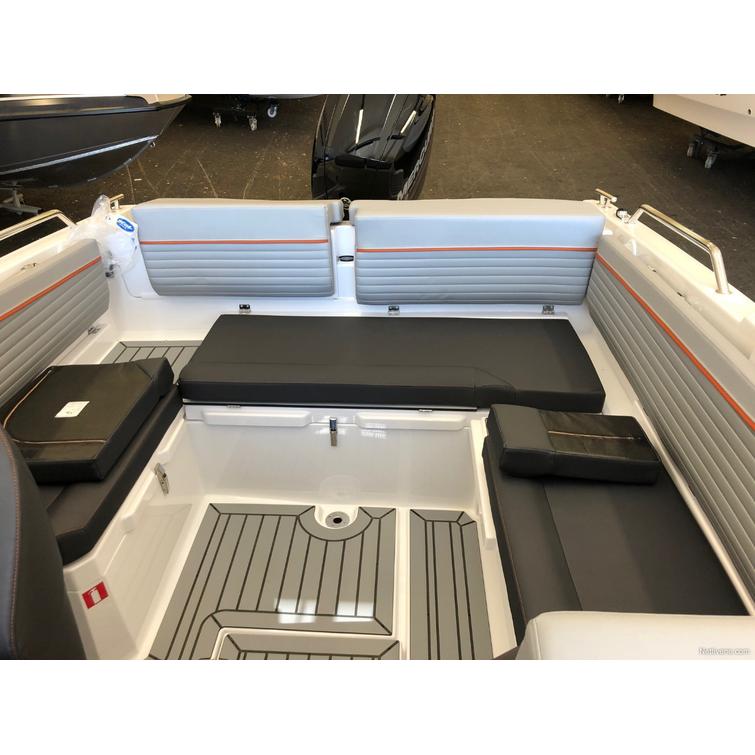 Bella 640 DC + Mercury F115 XL CT